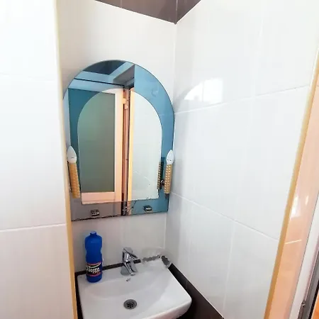 فندق مبيت وإفطار Karagjozi *