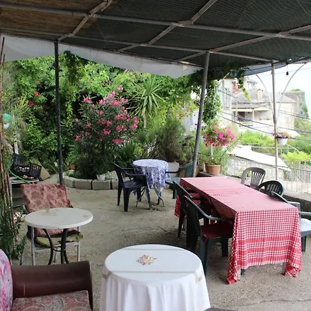 Panzió Karagjozi Gjirokastra