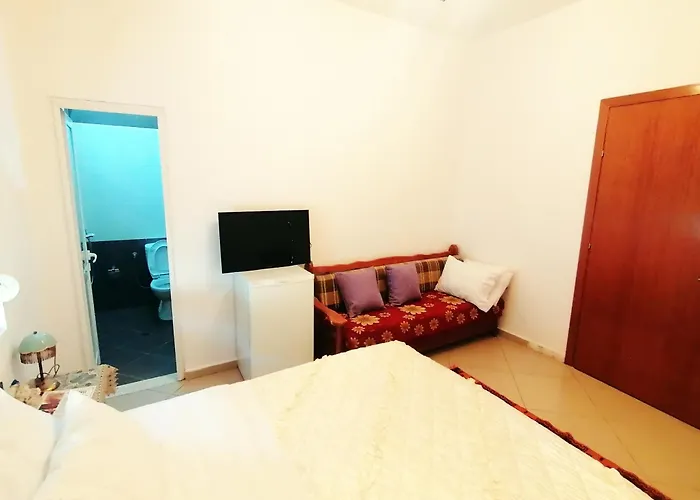 Karagjozi Bed & Breakfast Gjirokaster